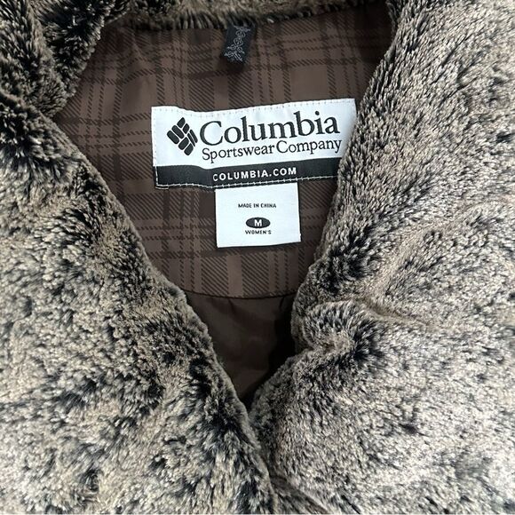 WOMENS COLUMBIA VEST SIZE MEDIUM - Picture 2 of 4